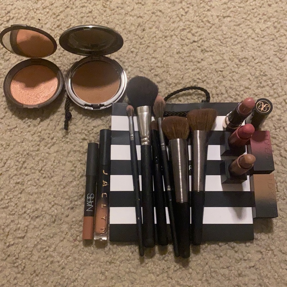 Makeup bundle